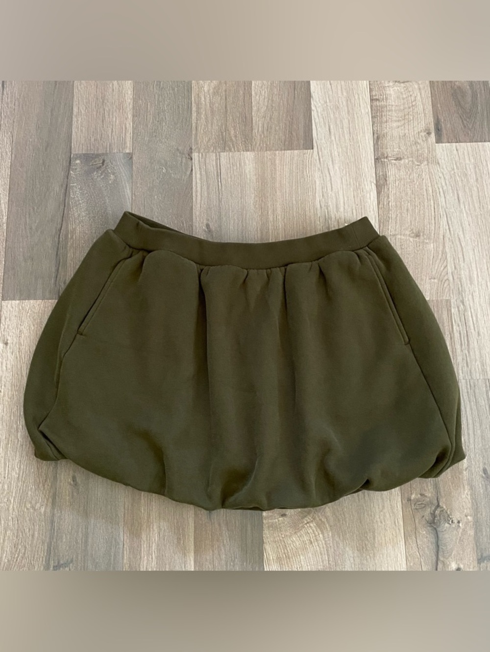 OFFLINE By Aerie Real Me Bubble Skort Size Medium Pockets Stretch Soft Active